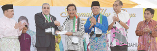 RM100,000 gift to Palestinians